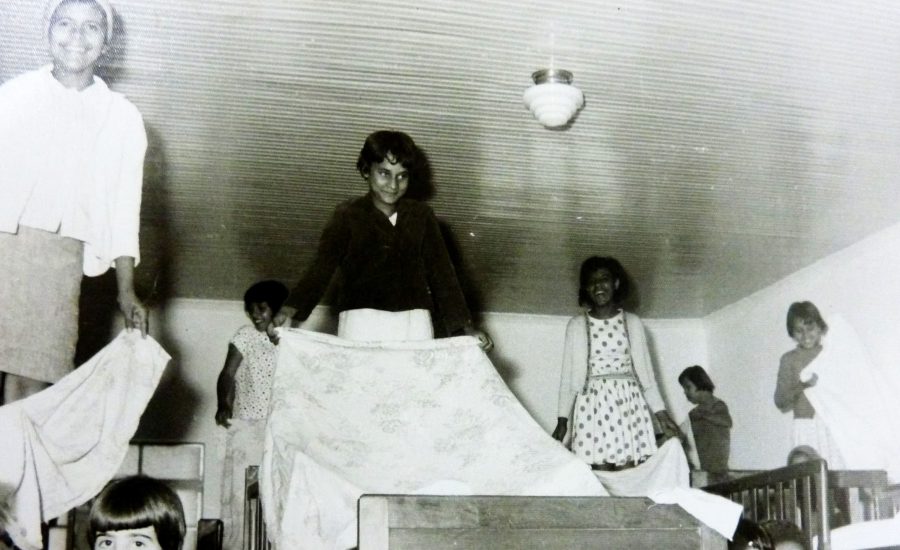 Alunos Organizando o Dormitório, 1972. Fonte: Memorial Helena Antipoff.