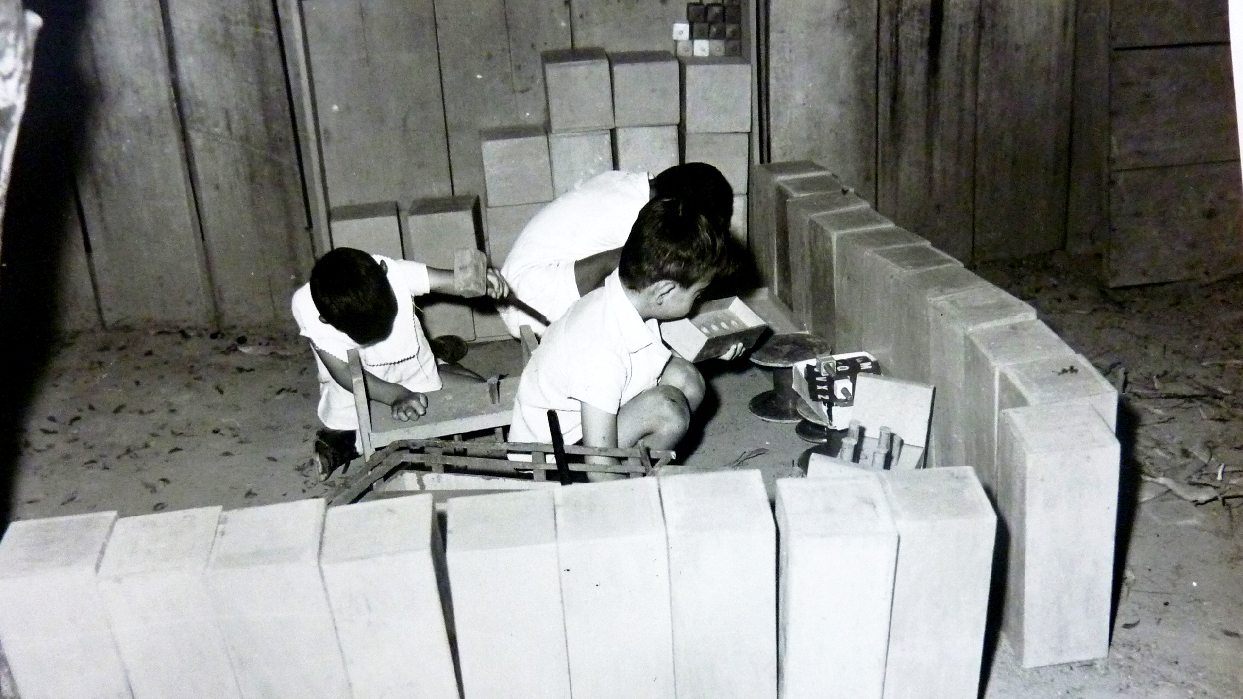 Alunos Realizando Atividades Manuais, APAEM, Muniaé, Década de 1960. Fonte: Memorial Helena Antipoff.