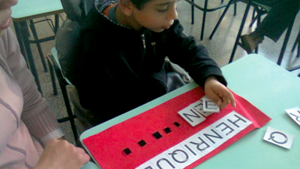 Criança Fazendo Atividade, 2015. Fonte: PNAIC, 2015.