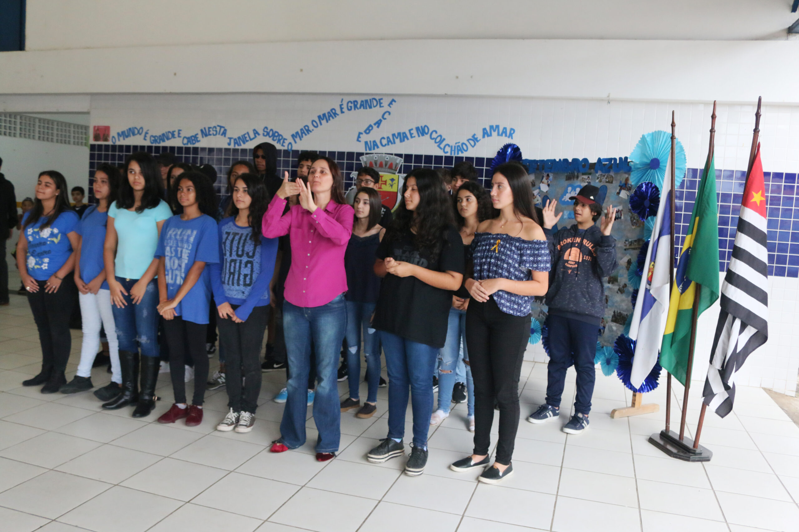 Comemoração na escola Bilíngue para Surdos do Litoral Norte, 2019. Fonte: Flickr Prefeitura de Caraguatatuba, 2019.