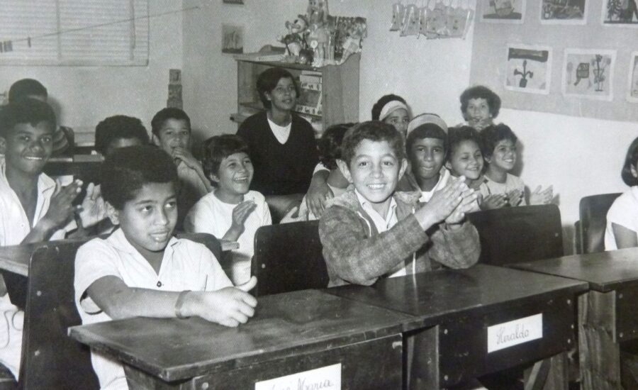 Sala de Aula Assistindo Fantoche, 1968. Fonte: Memorial Helena Antipoff.