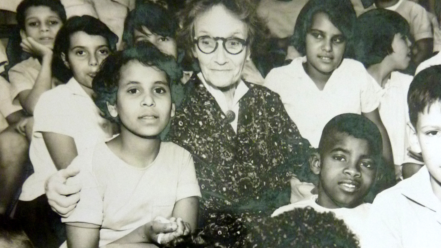 Helena Antipoff e Crianças, 1969. Fonte: Memorial Helena Antipoff.