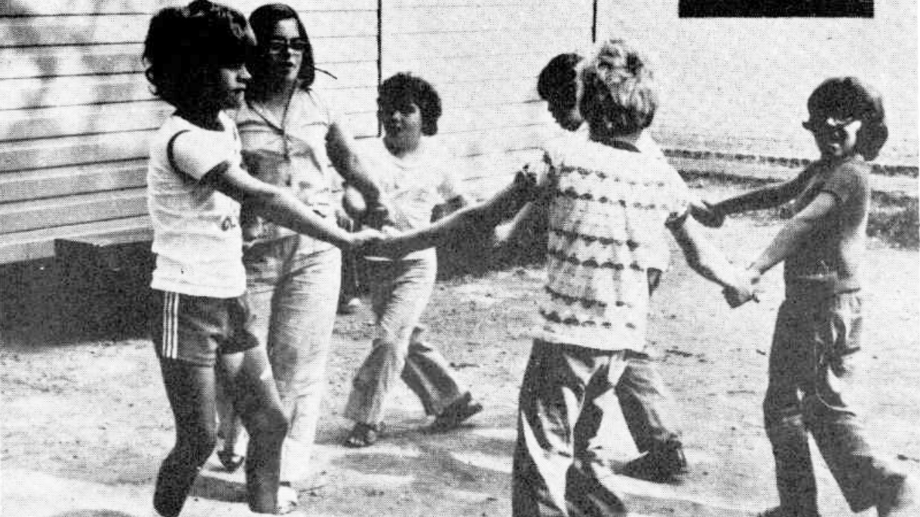 Crianças Brincando, 1979. Fonte: Revista Pestalozzi, 1979..
