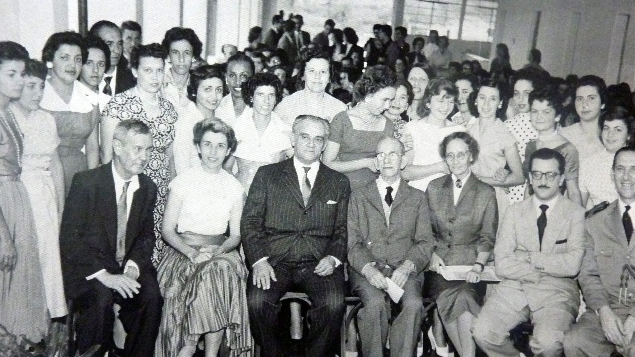 Helena Antipoff e Políticos, 1972. Fonte: Memorial Helena Antipoff.