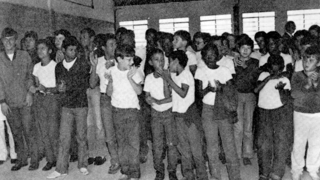 Meninos em Clima de Festa, 1982. Fonte: Revista Pestalozzi, 1982.