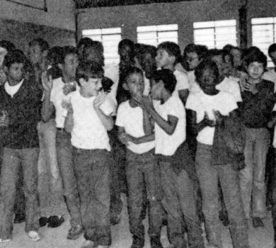 Meninos em Clima de Festa, 1982. Fonte: Revista Pestalozzi, 1982.